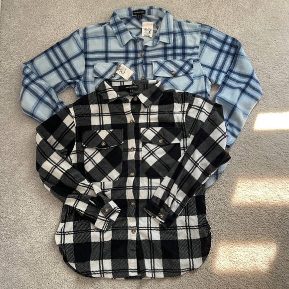 Fleece button down - Picture 1 of 3
